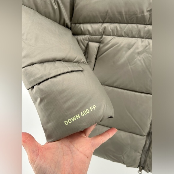 Helly Hansen Women's Essence Down Parka Terrazzo Taupe medium nwt $350 - Picture 5 of 16